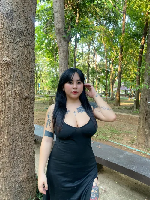 Thumbnail Fashion Dilemma: Does This Dress Flatter? Unlikely-Prune6627's Perspective