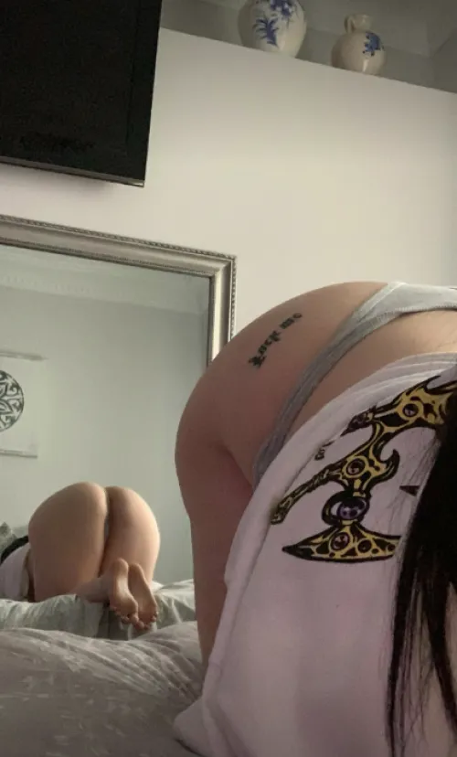 Thumbnail Back View Temptations: Thoughts on Alluring Views | Littleg0thic