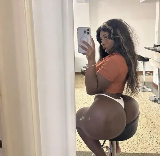 Thumbnail Embracing October Vibes with Julyssaval