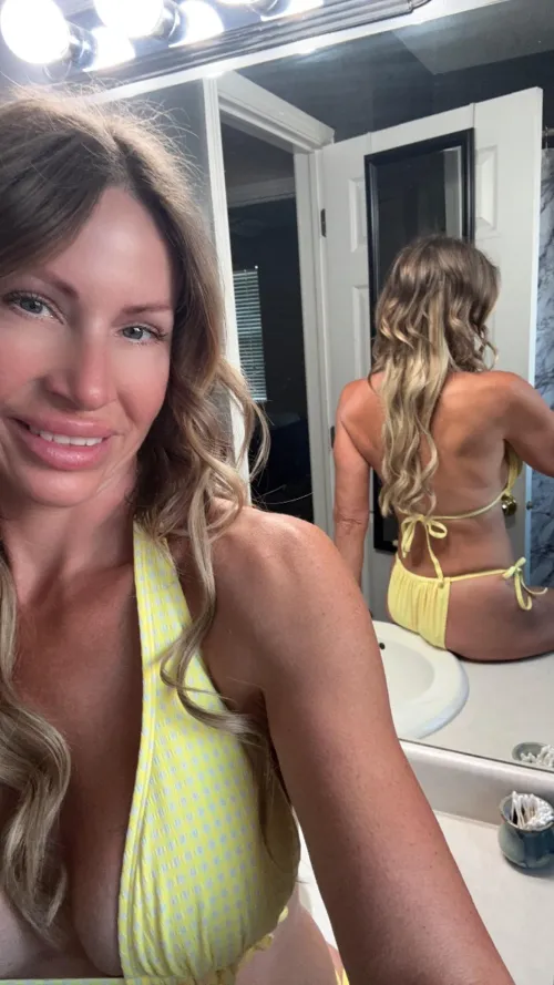 Thumbnail JayGirlShine invites you for a good time in this engaging MirrorSelfie