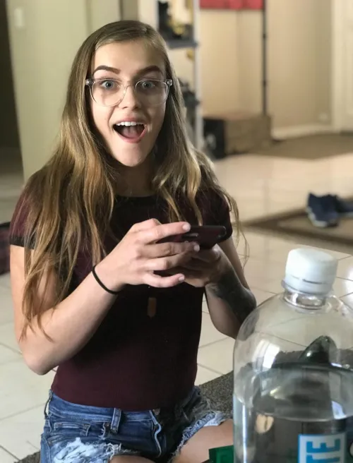 Thumbnail Faces of Surprise: Reacting to Unexpected Moments with Humor
