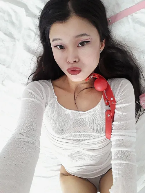 Thumbnail Radiating Cheerfulness in SweetSexyGoddess' Piece | RealAsians