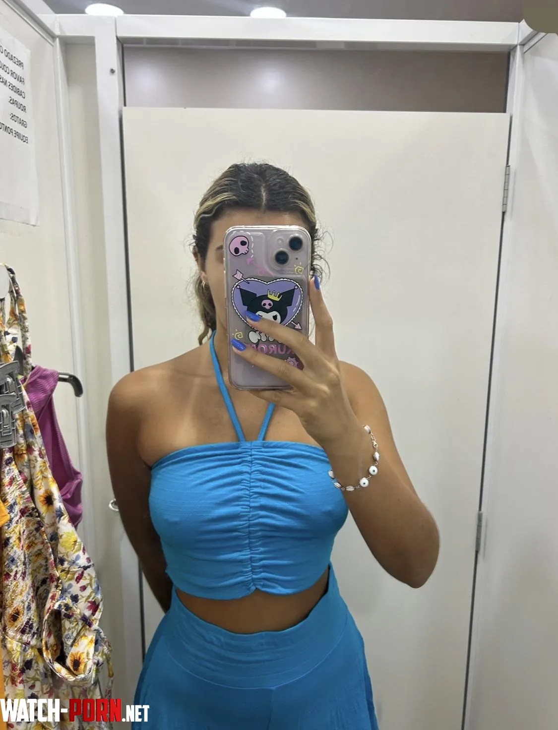 This top is perfect to show off by ripemangobaby