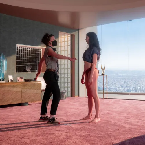 Thumbnail Margaret Qualley's CelebrityButts: A Peek Into Elegance