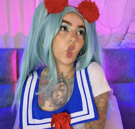 Thumbnail Get Ready to Kiss in Style: Neon Hair Inspiration by dzhanova