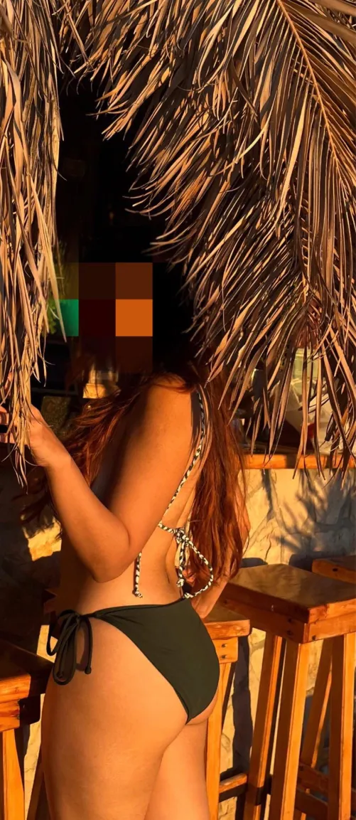 Thumbnail Vacation Vibes Unveiled: Dive In with Discreet_25 for ThickThighs