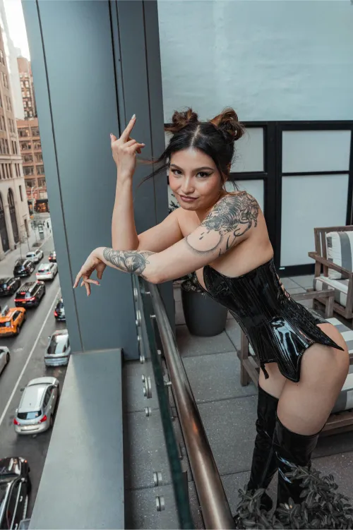 Thumbnail Mx Tomie Giving You the Finger: Provocative Beauty in Sexy Girls' Boots