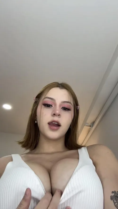 Thumbnail Sensual Style: Remove My Top for Me Fashion Statement