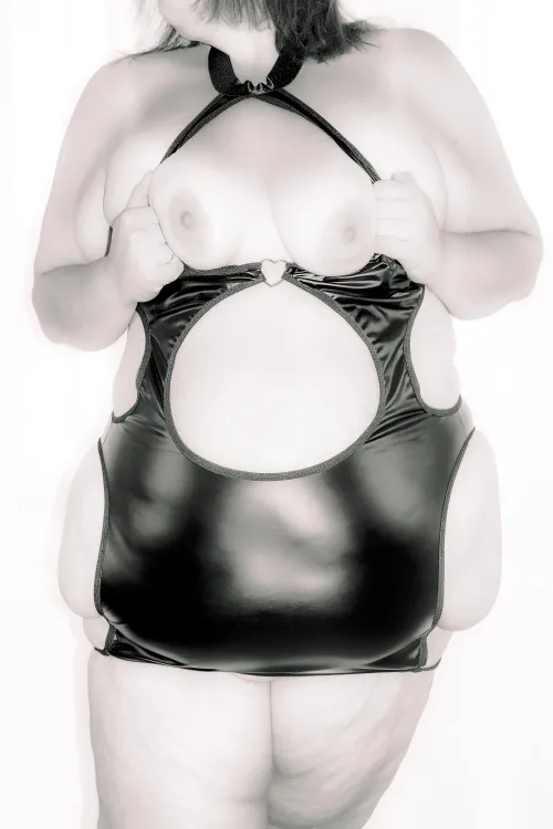 Thumbnail Squeeze Away with Luxe_Athena in the BBW_Chubby Category