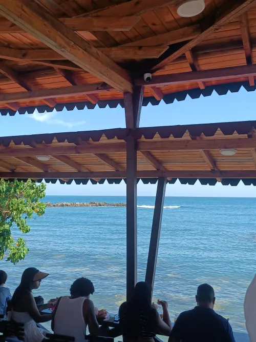 Thumbnail YeiliJ's Beach Story: A Tranquil Haven
