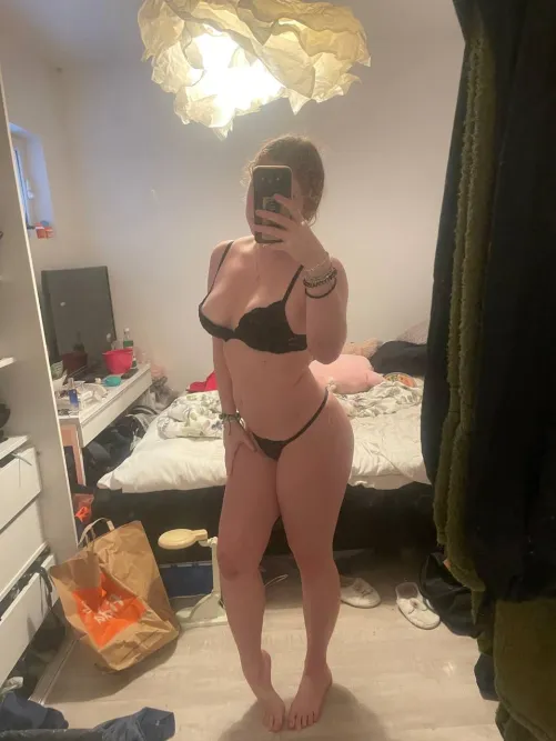 Thumbnail Discover Forbidden Fantasies with Emelie_s