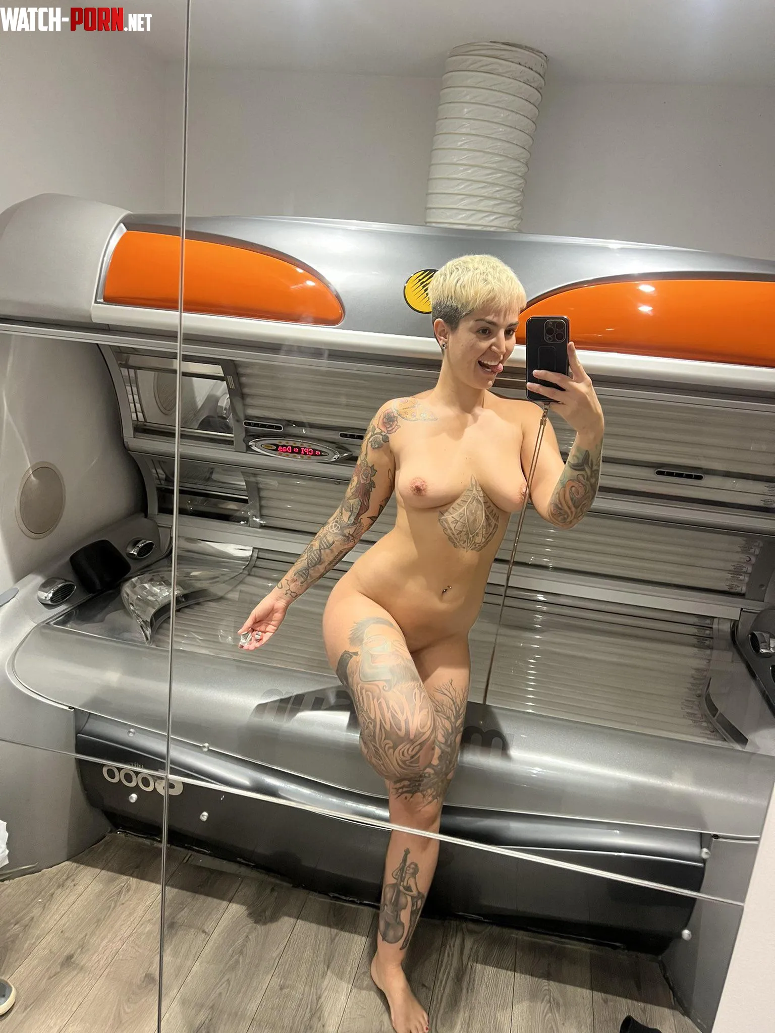 Selfie before getting my sunbed  by Georgieweare97