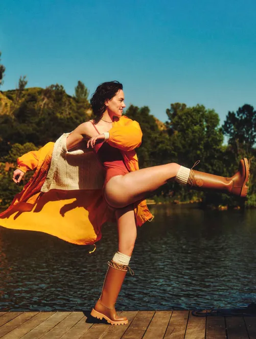 Thumbnail Unveiling Elegance: Dive into the World of Daisy Ridley