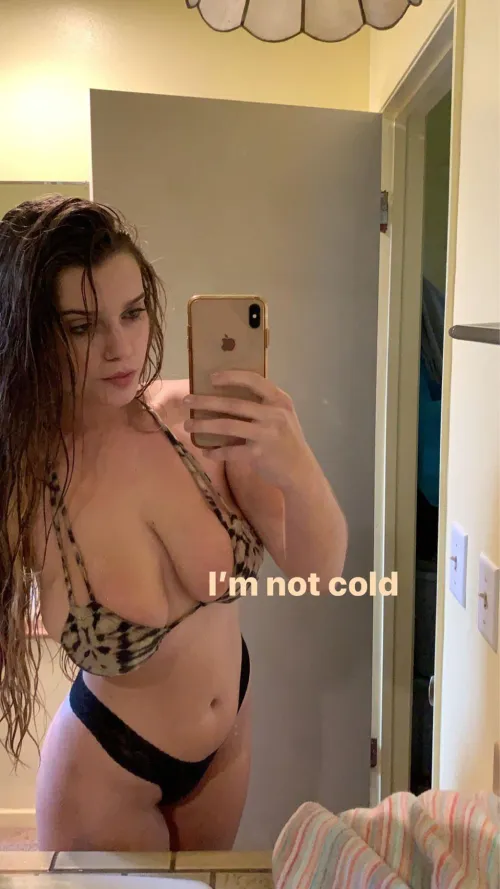 Thumbnail Mirror Selfie Perfection: WeeklyScallion3175's Style