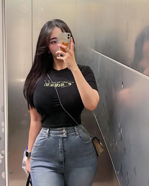 Thumbnail FigurePhilosopher's Bold Statement: Black is Back