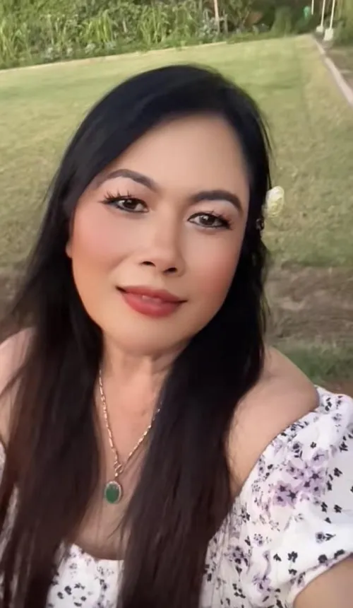 Thumbnail Realasians: Feeling Glamorous by BigBootyAngelx