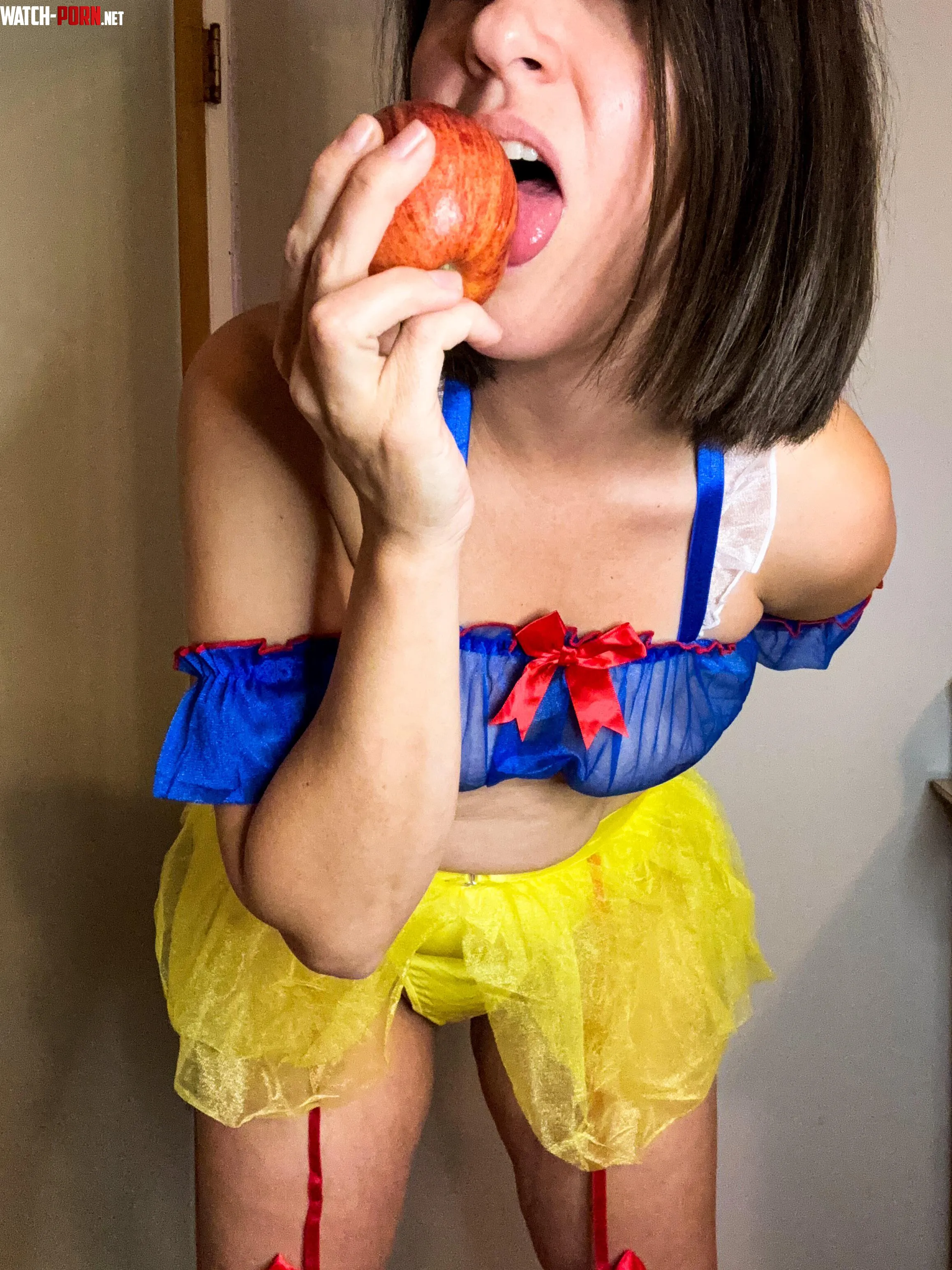 Your slutty princess is waiting  by Stonermilf90