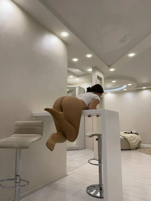 Thumbnail Wild Encounters: Exploring Pantyhose with LoveSpellGaze