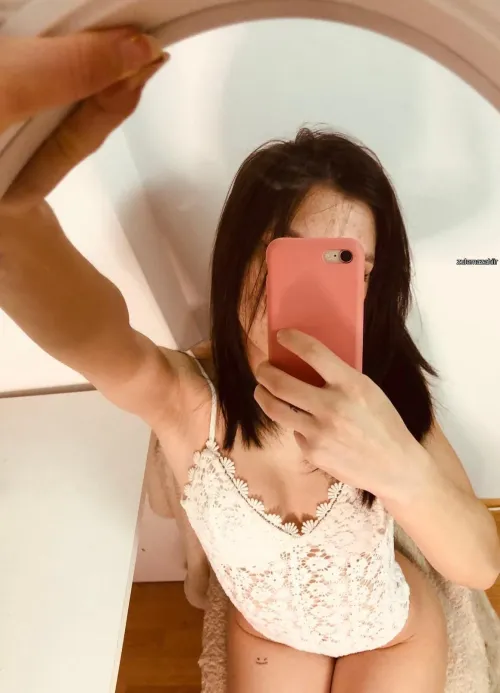 Thumbnail Sensual MirrorSelfie: ZulemaZahiir wants you in front of the mirror
