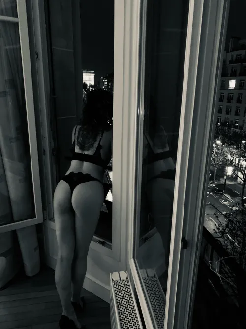 Thumbnail Room with a View: The World of cc_CUMMINGS | classysexy