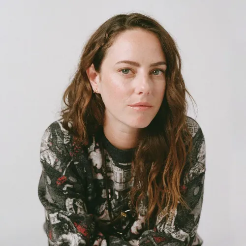 Thumbnail Kaya Scodelario: Beauty in Focus | oblique_shockwave
