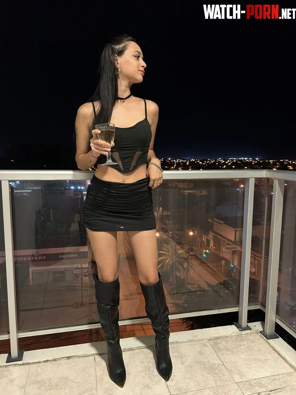 Can the boots stay on by lucygreyonly