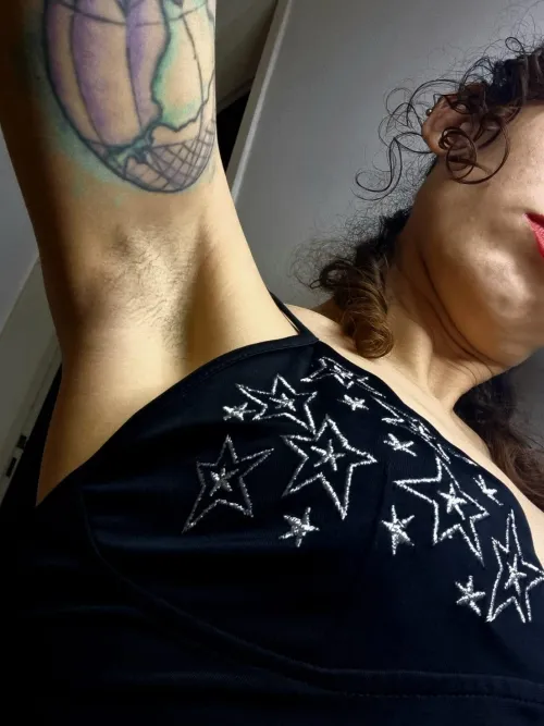 Thumbnail Experience the Sweet Smell: A Dive into Armpit Fetish