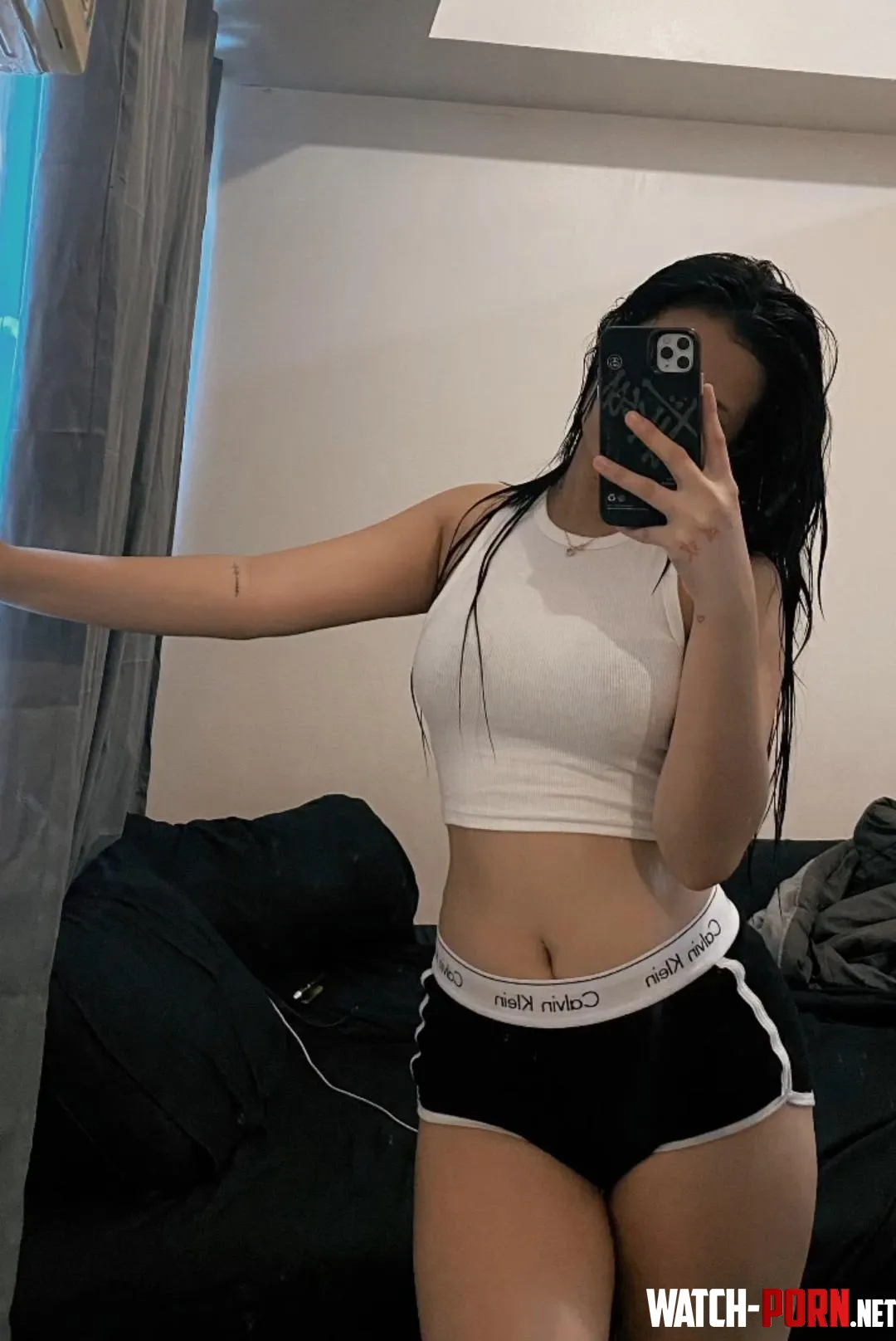 Do you think my top looks sexy on me by Weekly-Clock-2138