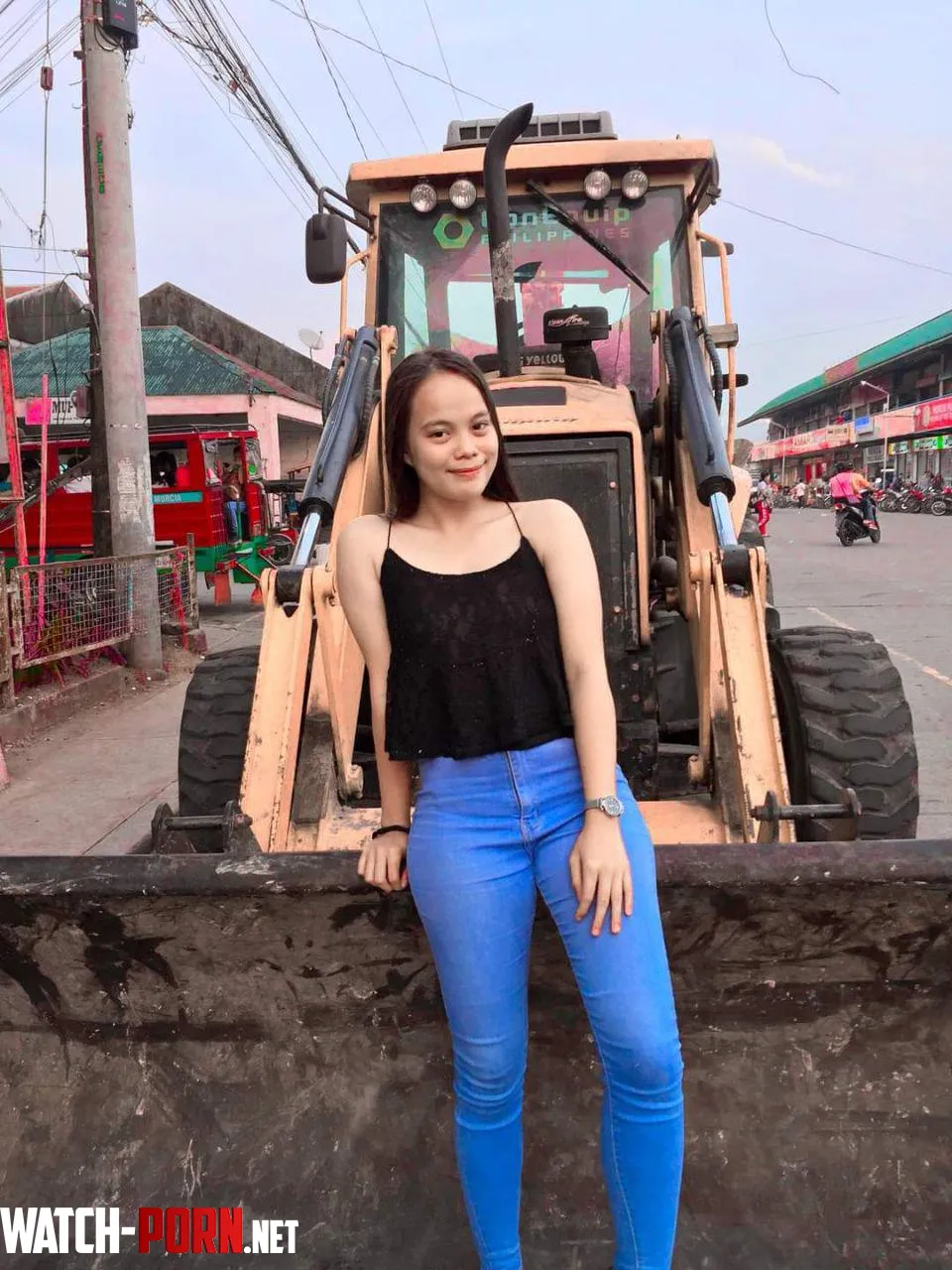 college  filipina student wants to have a longterm daddy by LowTry2615