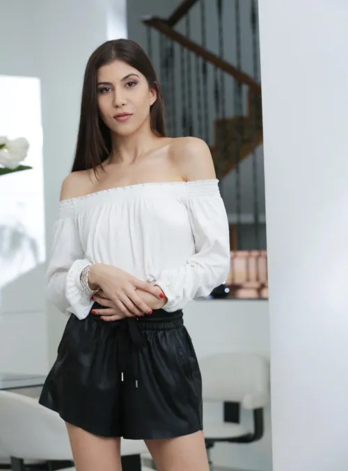 Thumbnail Anya Krey: A Glimpse into the World of Classy Pornstars