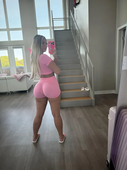 Thumbnail Preworkout Reflections: megxx299's MirrorSelfie Fitness Journey