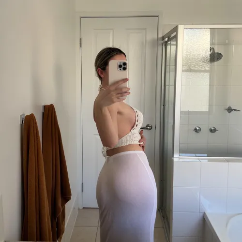 Thumbnail Seductive Outfit: Explore bellarosejay's Temptation
