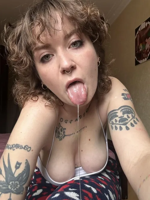 Thumbnail Signs of Desire - feetyourlick's Provocation in Spit Fetish