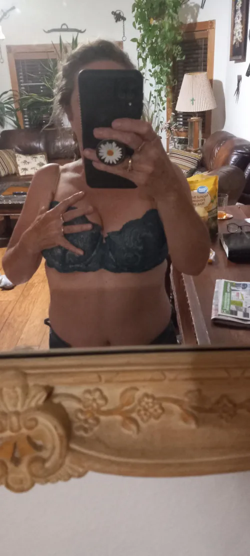 Thumbnail Ozarksgirl321 Seeks Attention: Unveiling Desires for Interaction