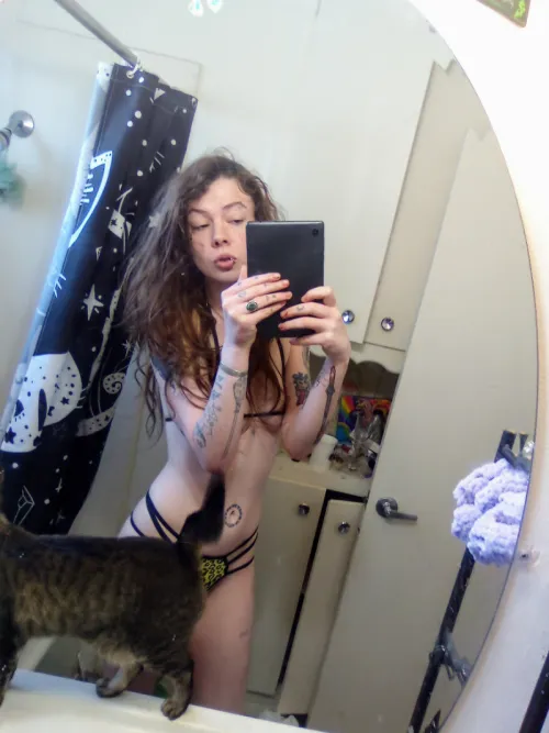 Thumbnail Tempting Offer: Full Menu with Titaniaofpain28 on Snapchat