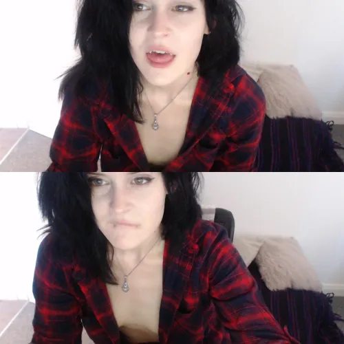 Thumbnail Embrace Emo Vibes with YellowPosty: Marceline Cosplay Fun Await