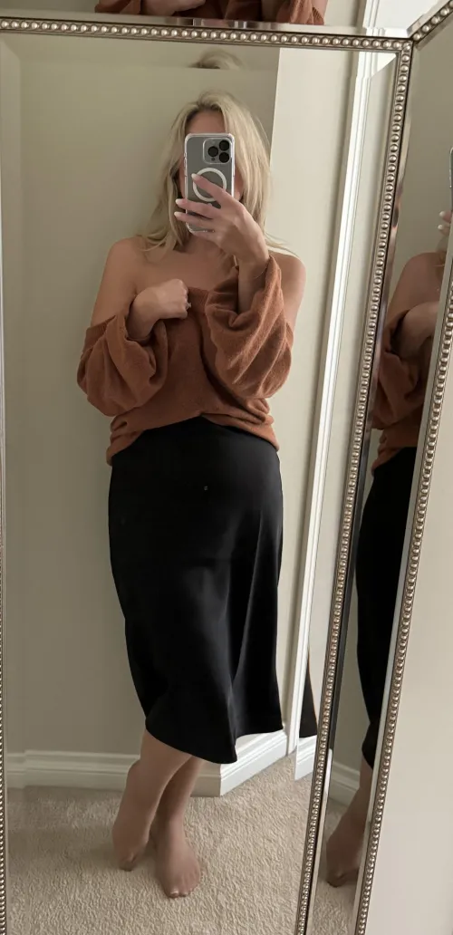 Thumbnail legally_mel: Navigating Nylons vs. Thigh Highs in Secretary World