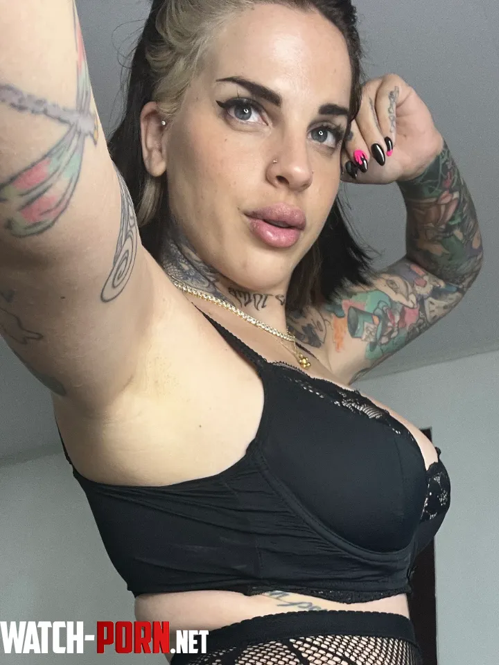 It turns me on when people sniff my armpits  by ottaviia