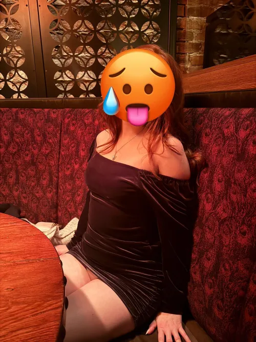 Thumbnail Exploring Fantasies: Sexy Redhead in Chicago