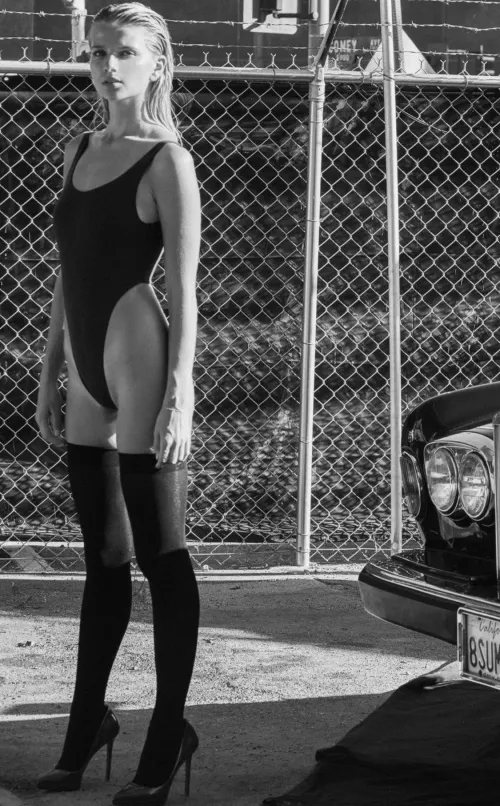 Thumbnail Riley Mitchell: Explore the World of Models with TermiteKiller954