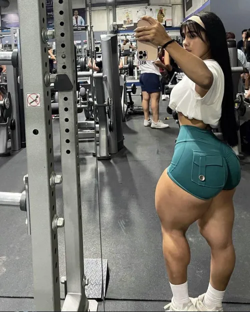 Thumbnail Linnnna by RedHopSnob: Embrace the ThickFit Journey