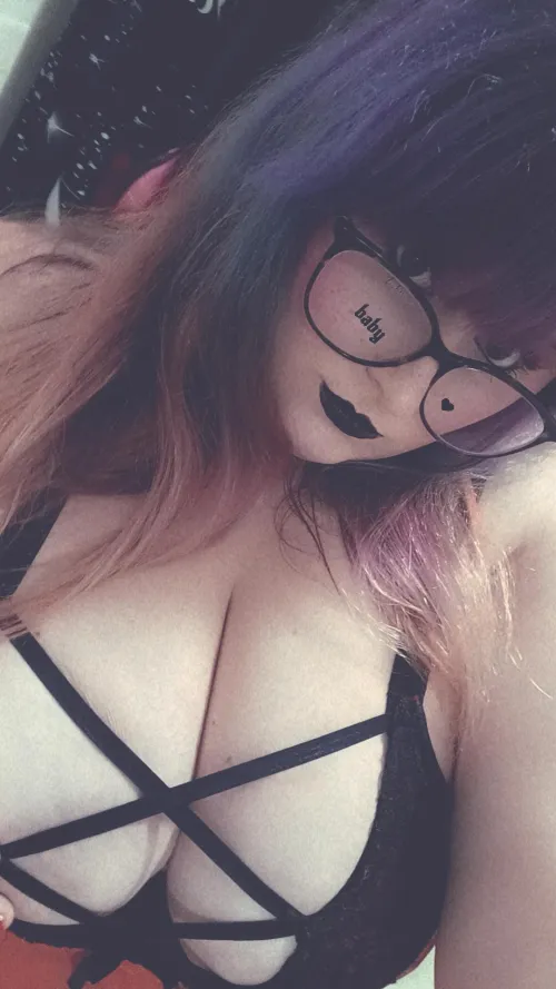 Thumbnail LivingDeadGirl62402's Special Offer: Selling Gcs Today with My Gf