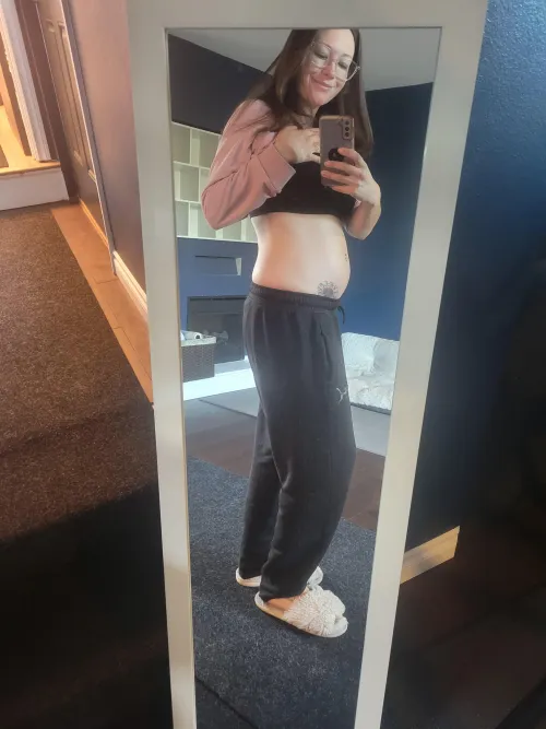 Thumbnail 20 Weeks Tomorrow: Milestones of a Pregnant Petite