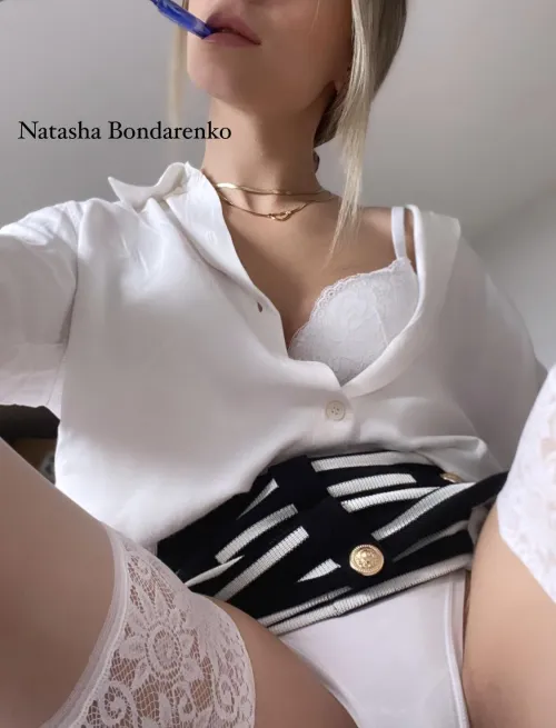 Thumbnail NatyBond_OF: Seeking Relaxation from the Boss as a Secretary