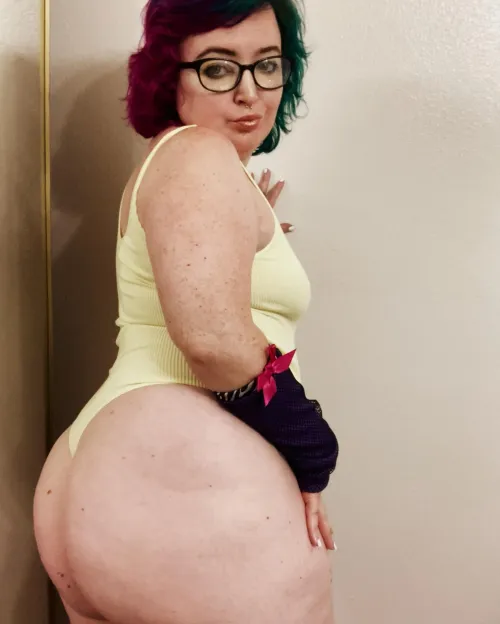 Thumbnail Mrscthulhucultist Searches for a Place to Sit in thickwhitegirls Category