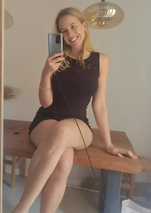 Thumbnail naturalgirl_mel Presents Your Ready Dinner: A Leg Story