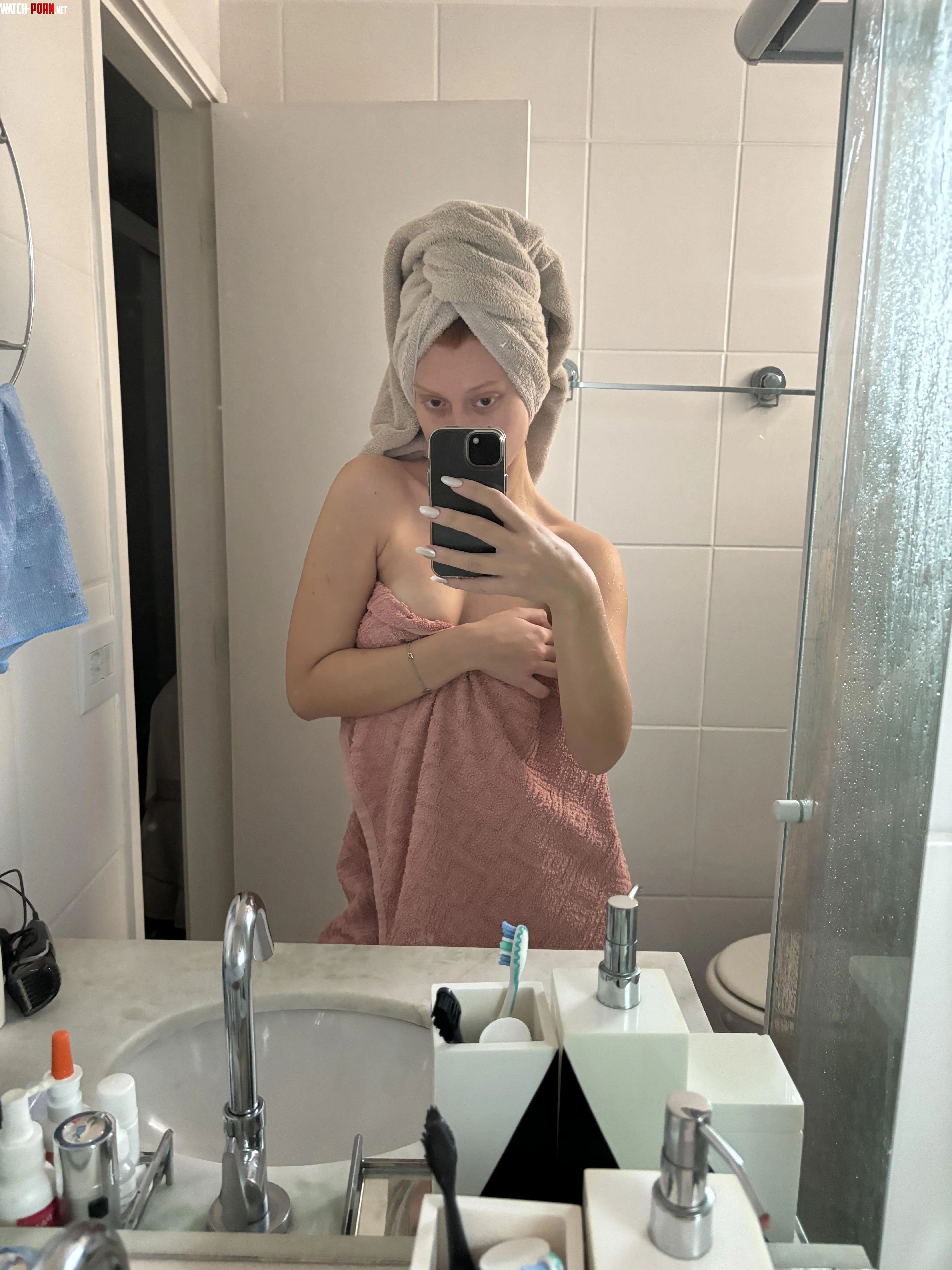 Fresh from the bath mirror selfie  by temptingmaskof