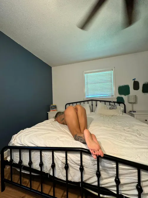 Thumbnail Jennaflex's Preference: Dating Those Who Love Backside | ButtsAndBareFeet
