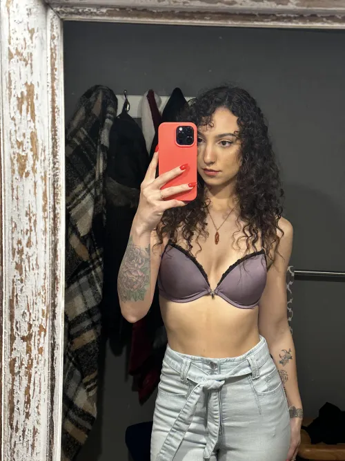 Thumbnail Sexy Selfie Alert: Check-in to VictoriaMlynn's Temptation