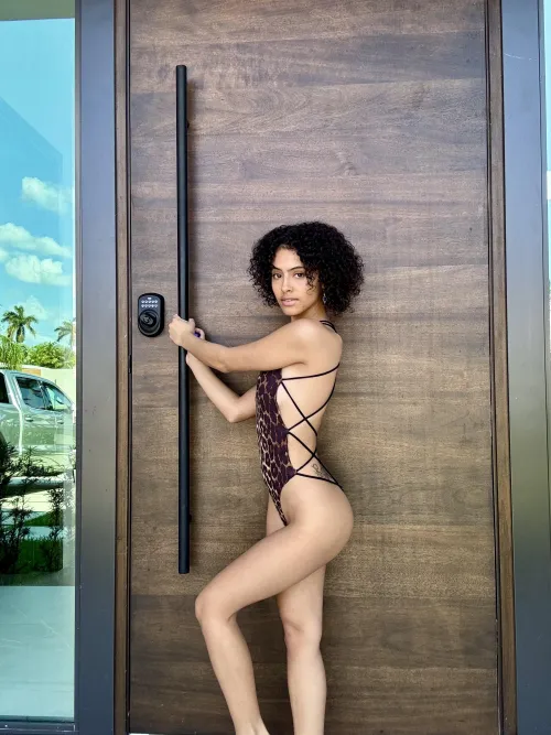 Thumbnail HotBlackChicks: Small Yet Irresistible - naomidazexo